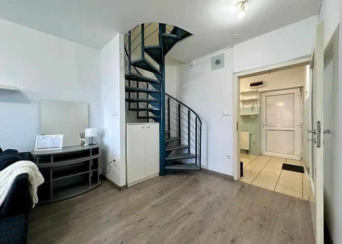 Free Parking - Stargate Apartament *