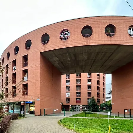 Free Parking - Stargate Apartmán Budapešť