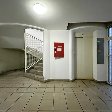 Free Parking - Stargate * Budapešť