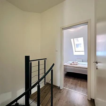 Free Parking - Stargate