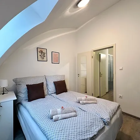 Free Parking - Stargate Apartmán